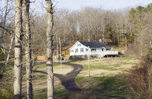 Grubville House | Private Lake Farm Retreat - 5 Homes - 1hr from STL