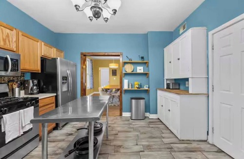 Mexicantown - Southwest Detroit House | Quaint Corktown area 4-bedroom Eclectic Interior!