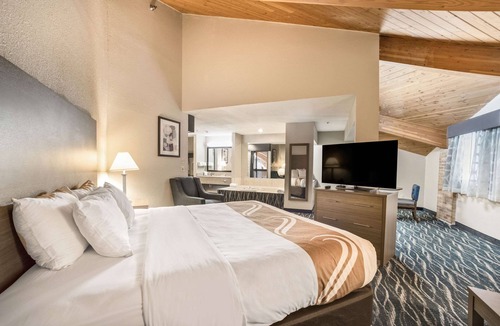Effingham Hotel | Quality Inn Effingham North
