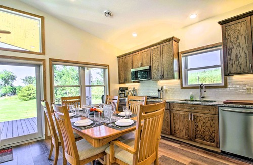 Brandon House | Quam Lake, Private Dock & Beach (near Alexandria)