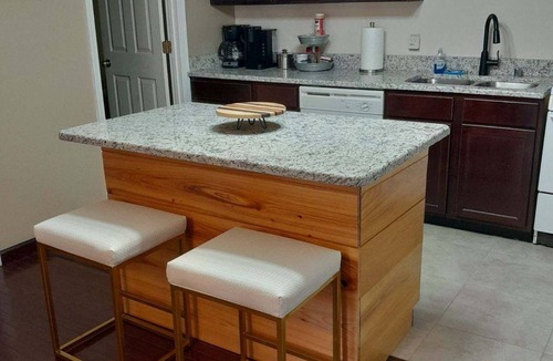 Gilbertsville Apartment | Quiet Loft Apartment 1 Mile from Kentucky Lake. A great fisherman's retreat.