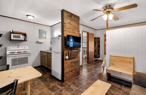 Jenkins Cabin | Red Cedar Cabin - Lakefront Table Rock Lake