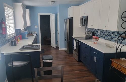 Vollintine-Evergreen House | Redd's Peaceful Retreat Offering 5 bedrooms A theater room and a billiards room
