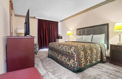 Whitehaven Hotel | Relax Near Memphis' Best Spots – Airport, Graceland & Downtown | Free Parking
