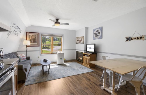 Big Cedars Apartment | Relaxing Suite Steps to Table Rock, Near Big Cedar, Community Hot Tub & Free Daily Tickets