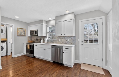 Fairway House | Remodeled Kansas City home near World Cup stadium, walk to park, dog friendly