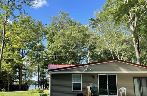 Baldwin Cottage | Remodeled Wolf Lake Cottage - Great Lake View
