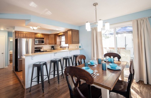 Ferrysburg House | Renovated Cottage w/Lake Views, Beach Access & More!