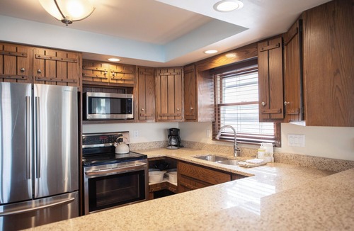 Ferrysburg House | Renovated Cottage w/Lake Views, Beach Access & More!