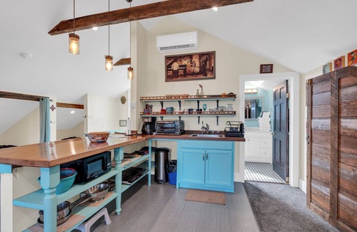 South 7th Ward Bed & Breakfast | Restored 4BR Creole cottage in Marigny. Sleeps 12, 2 kitchens, patio, walk to Frenchmen & FQ.