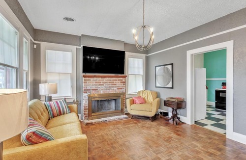Gonzales House | Retro Revival with Modern Comfort - A Mid-Century Gem in Gonzales LA