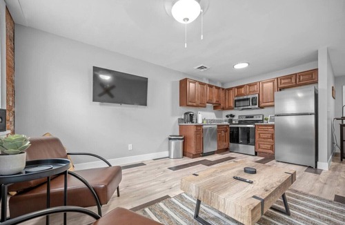 St. Charles Apartment | Rhythm Loft Above the Honky Tonk