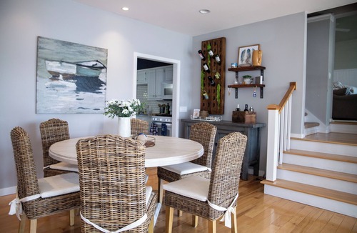 Whitewater House | Rifugio on Chapel, A 3-bedroom Lakefront Retreat on beautiful Whitewater Lake
