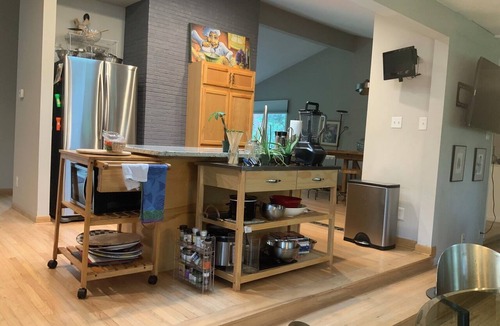 Mequon House | River Retreat and Executive Rental - 5BR