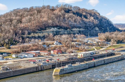 Clarksville Apartment | River View Retreat - 1BR Apartment in Clarksville