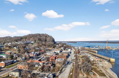 Clarksville Apartment | River View Retreat - 1BR Apartment in Clarksville