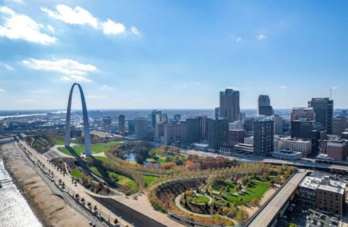 Mitchell Apartment | Riverfront DWTN Loft W/D Gated Parking
