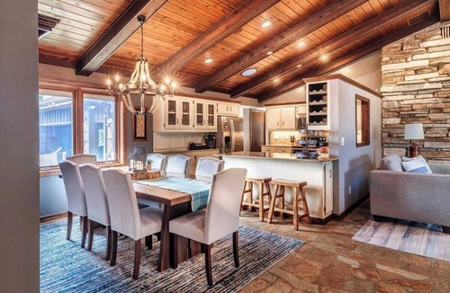 Suamico House | Riverfront Home | Dock Access + Fire Pit