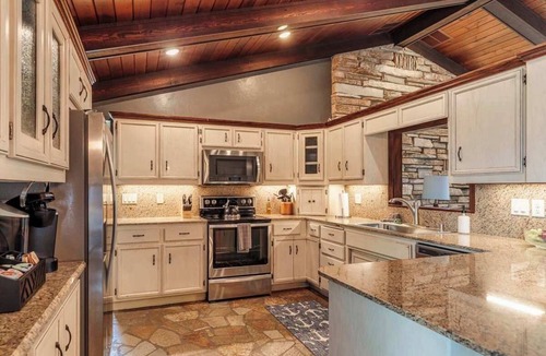 Suamico House | Riverfront Home | Dock Access + Fire Pit