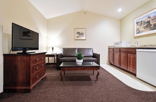 Pembine Hotel | Romantic Island Escape! | Pet Friendly King Suite w/Onsite Dining, Pool & Bar!