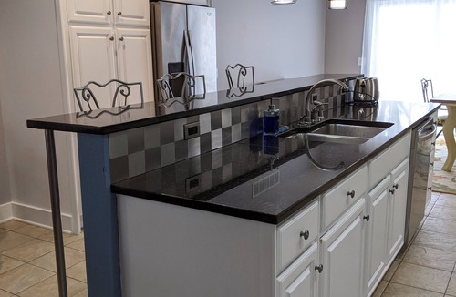 Saugatuck House | Saugatuck - Private Parking! Downtown! Entire House, Sleeps 6, Pets OK!