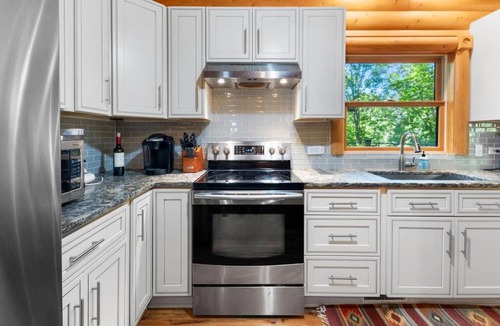 New Buffalo Cabin | Secluded Log Cabin Estate | 6 Private Acres | High-Altitude River Views