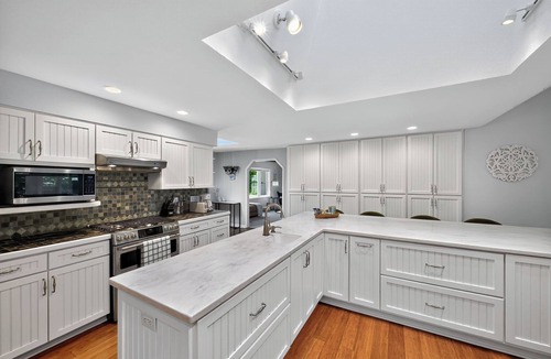 Niles House | Secluded Luxe 5BR Estate Pool, Wineries, Near ND