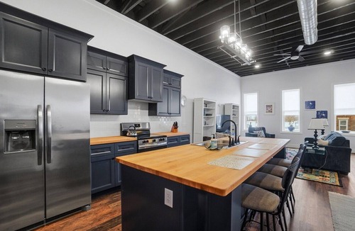 Deshler Apartment | Serene 1750 Sq Ft Loft Luxury Apartment