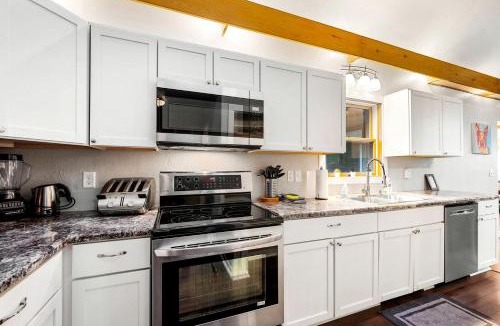 Sister Bay House | Serene Cabin with Beautiful Outdoor Space in Sister Bay, Wisconsin