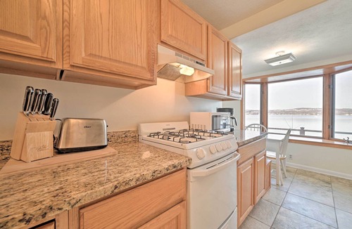 Suttons Bay Cottage | Serene Leelanau Lake Escape Near Wine Trail