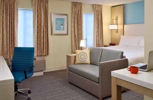 Auburn Hills Hotel | Serene Suite with Kitchen, Outdoor Pool, & Free Breakfast at Auburn Hills