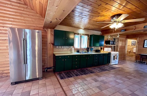 Bessemer House | Serenity POW! *New Outside Hot Tub* 3 Private Acres!