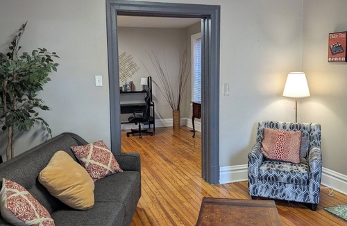 St. Louis Condo | Short-term rental/Furnished private 1BR unit/Near Hospitals & major attractions