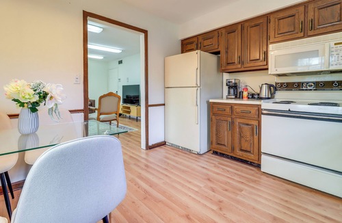 Bedford Apartment | Sight See & Explore! Apt 7 Mi to Dtwn Toledo
