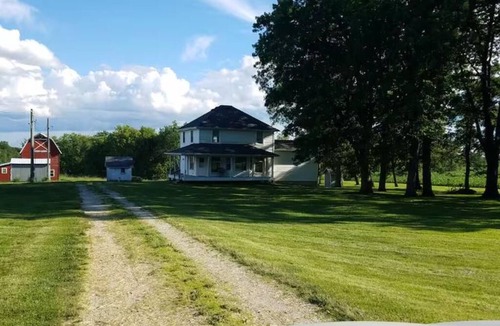 Decorah House | Silver Creek Retreat. Entire Home in Decorah, IA. Beautiful and Comfortable.