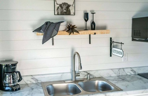 Shipshewana House | Simple Serenity Loft | Tiny Home #6 in Amish Country!