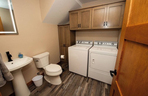 Plymouth Other | Sleeps 13 - Hot Tub - Game Room - minutes from Road America