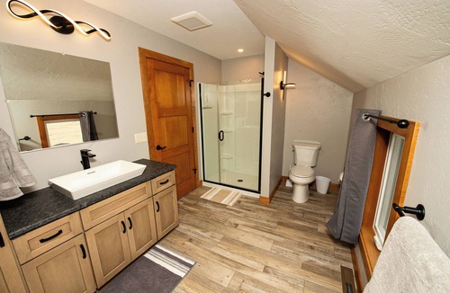 Plymouth Other | Sleeps 13 - Hot Tub - Game Room - minutes from Road America