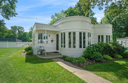 South Haven Cottage | 🏖️ Sleepy Hollow Beach Resort, Cottage 11A – Family Fun on Lake Michigan!