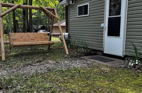 Wellston Cabin | Soothing 1-bedroom cabin with AC in peaceful Wellston