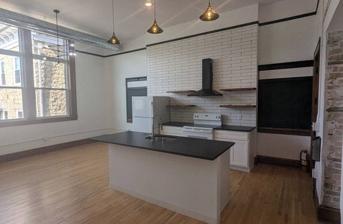 Mayville Apartment | Spacious 3-bedroom apartment in fabulous Mayville - 3 Month Lease Terms
