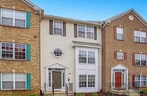 Roseland House | Spacious 3BR 3.5 bath Townhome w/Garage (123P)