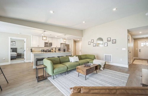 Williamsburg Condo | Spacious 3BR Retreat! Pet-Friendly Near Traverse City