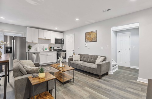 Bensenville House | Spacious 4BD 2BA/Bensenville with AC