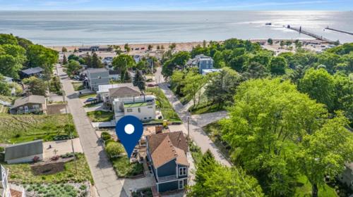 Grand Haven House | Spacious 4BDR Blue Haven Cottage in Grand Haven 150