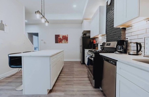 Soulard Condo | Spacious 4BR Soulard Retreat Patio Games, Balcony, Family-Friendly Near Busch