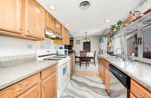 Boulder Hill House | Spacious 5-bdrm w 7 beds/2.5 Bath Ranch Home/WiFi/Pet Friendly/Quiet Street