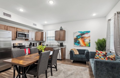 Florida Area Apartment | Spacious 5-bedroom apartment in New Orleans