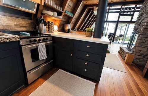 South Haven House | Spacious 5-bedroom A-Frame in South Haven with view of Lake Michigan