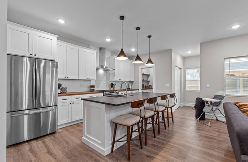 The Gate House | Spacious 5BR Near SLU | Drive to Arch, Ballparks & Breweries | EV Charger